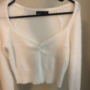 Women’s Fuzzy White Long Sleeve - size M